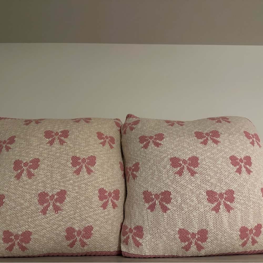 Pink Bow Square Pillows- Set of 2 - Picture 2 of 3